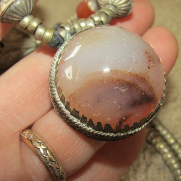 Vintage handcrafted statement necklace - Picture 5 of 9